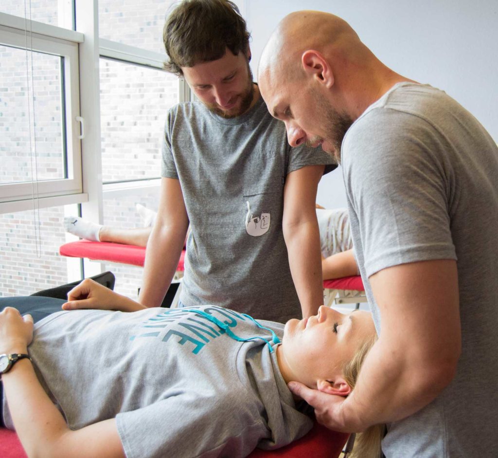 Praktische Anleitung im Manuelle Therapie – das osteopathische Konzept Unterricht